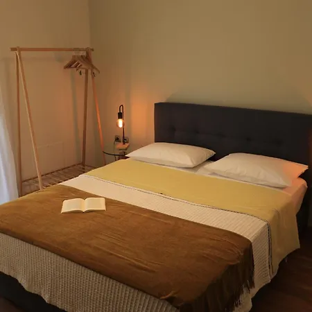 Theros Willa Néa Péramos