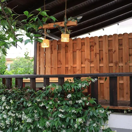 Theros Willa Néa Péramos